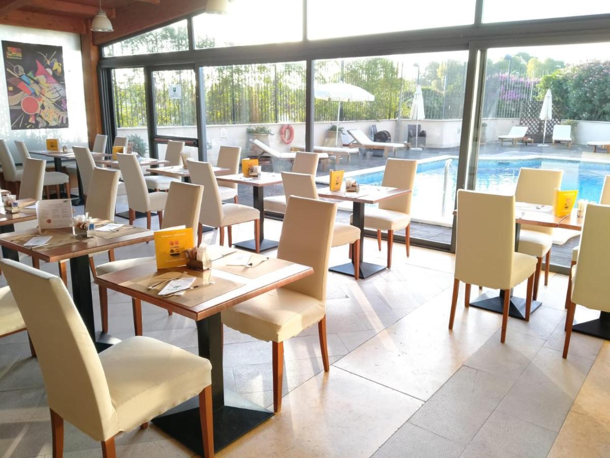Holiday Inn Cagliari By Ihg Экстерьер фото