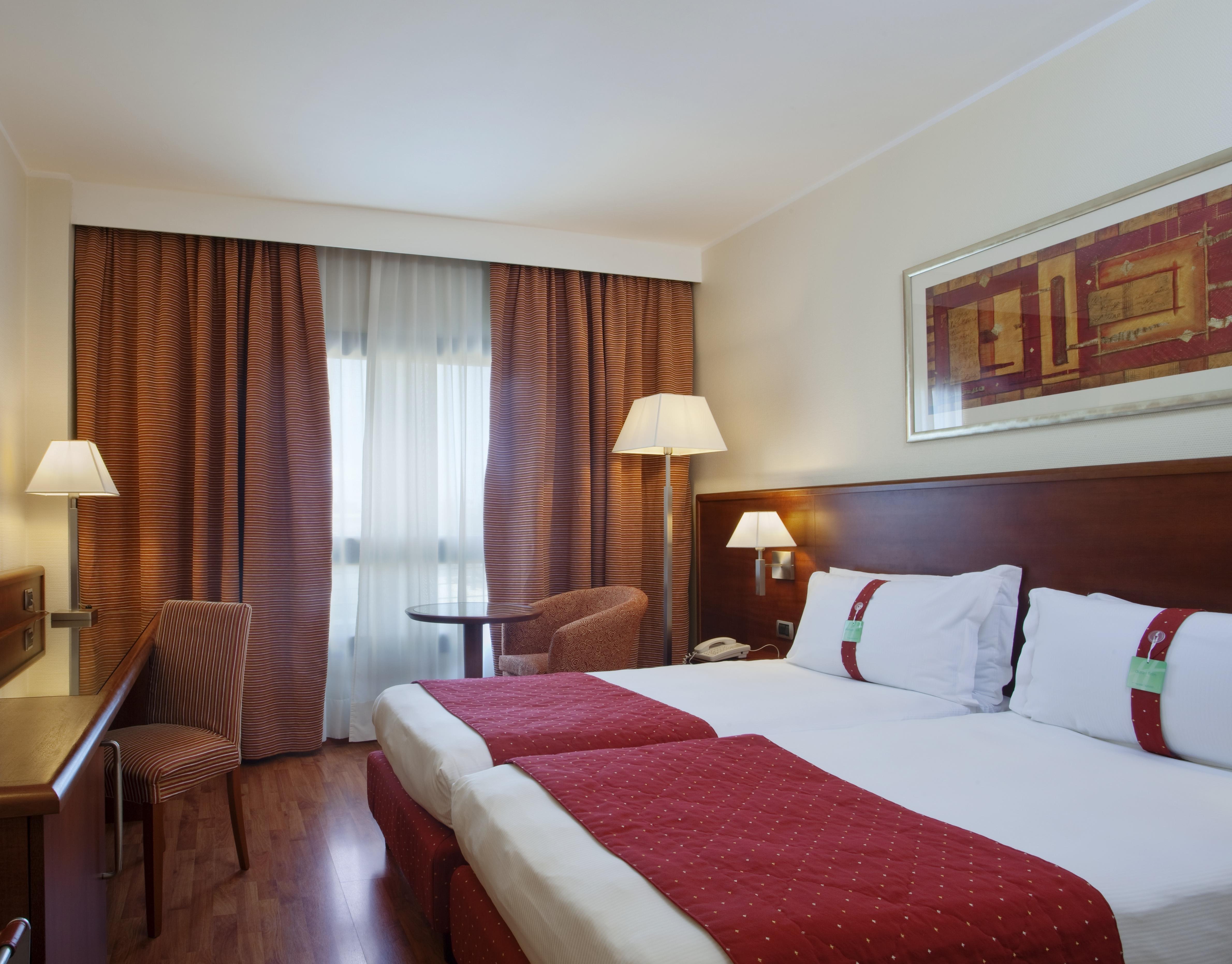 Holiday Inn Cagliari By Ihg Экстерьер фото