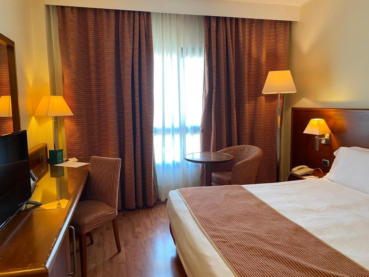 Holiday Inn Cagliari By Ihg Экстерьер фото