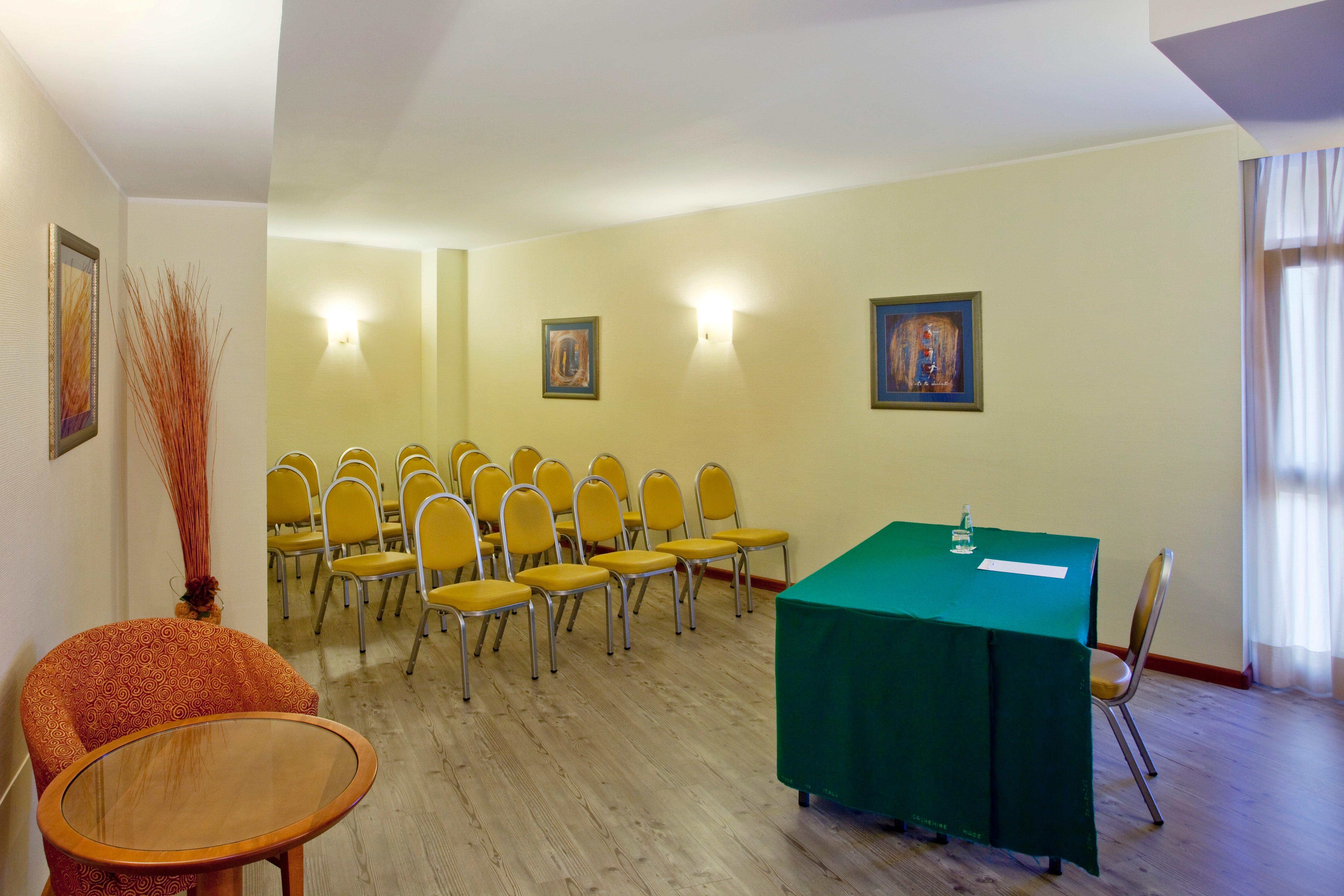 Holiday Inn Cagliari By Ihg Экстерьер фото