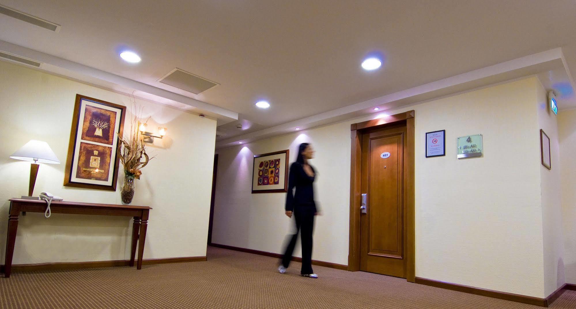 Holiday Inn Cagliari By Ihg Экстерьер фото